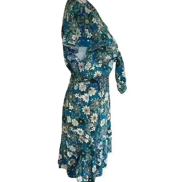 LOFT Ann Taylor Beach Swim Cover up Wrap Dress Size M Keyhole Floral Resortwear - Picture 3 of 7
